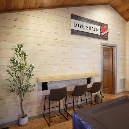 Love Shack Sevierville Exterior photo